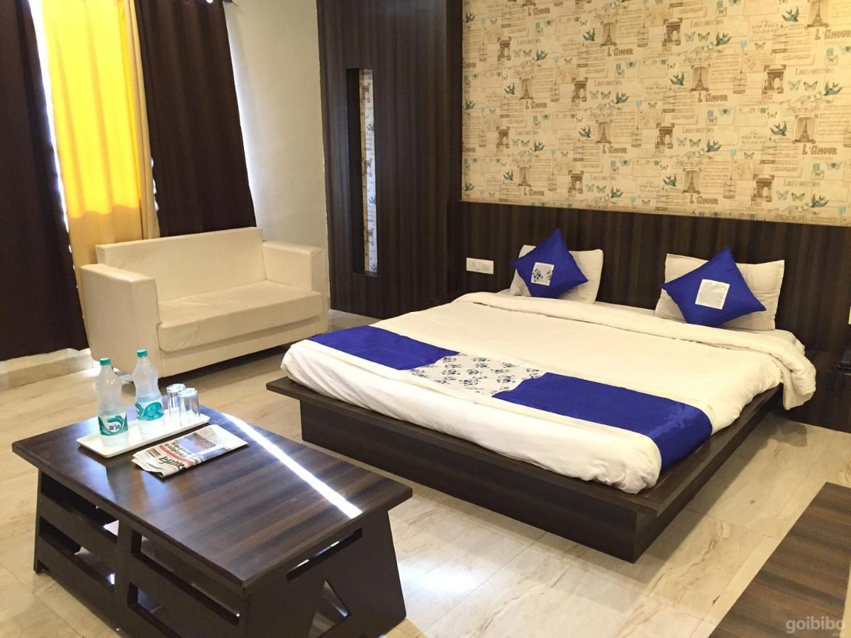 אויאיין Hotel City Palace מראה חיצוני תמונה